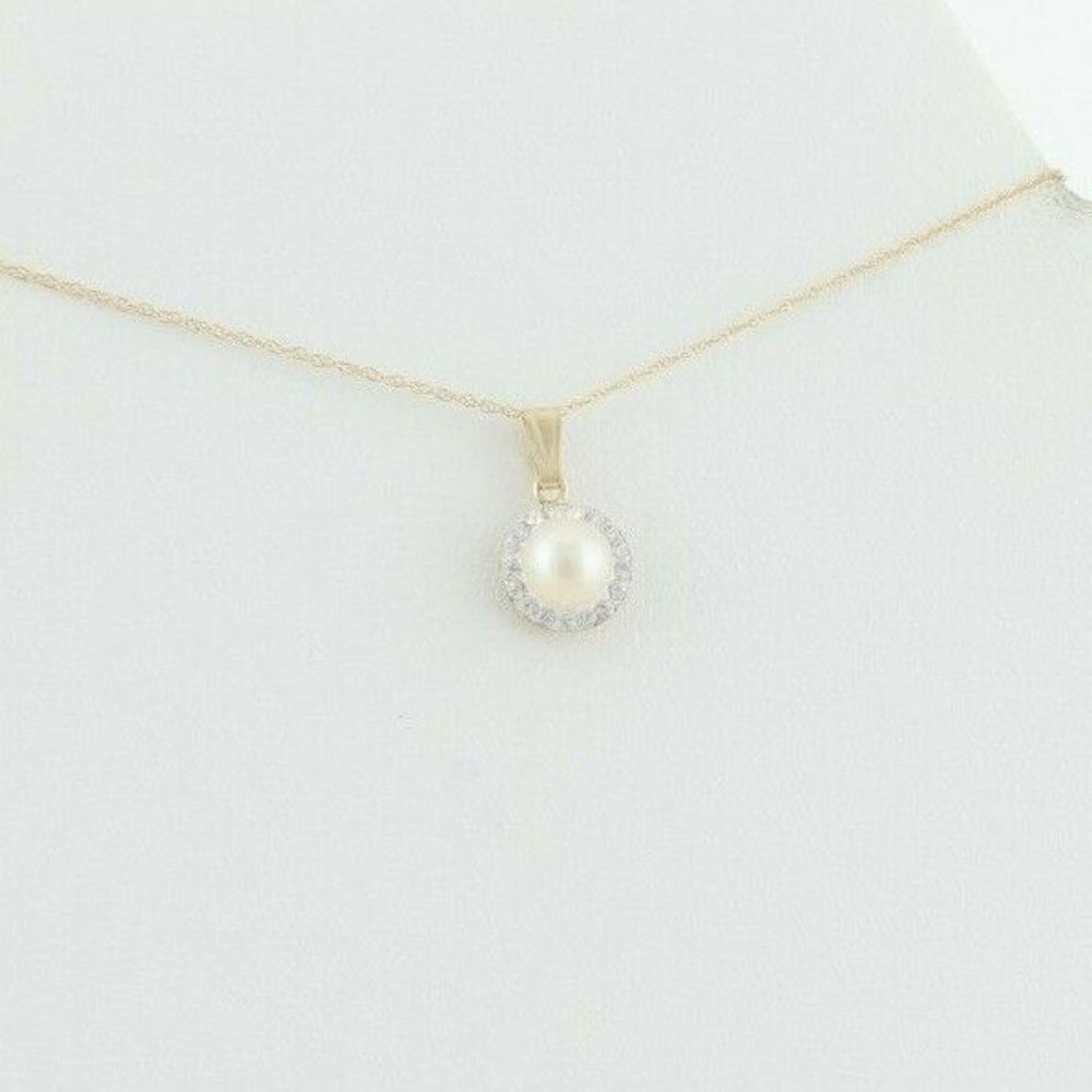10k Yellow Gold Freshwater Pearl & Crystal Halo Necklace 18 inch chain - Picture 4 of 8